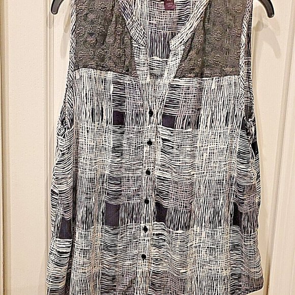 Gloria Vanderbilt Navy & White Sleevless Blouse with Navy Lace Yoke ~ PXL - Picture 3 of 4